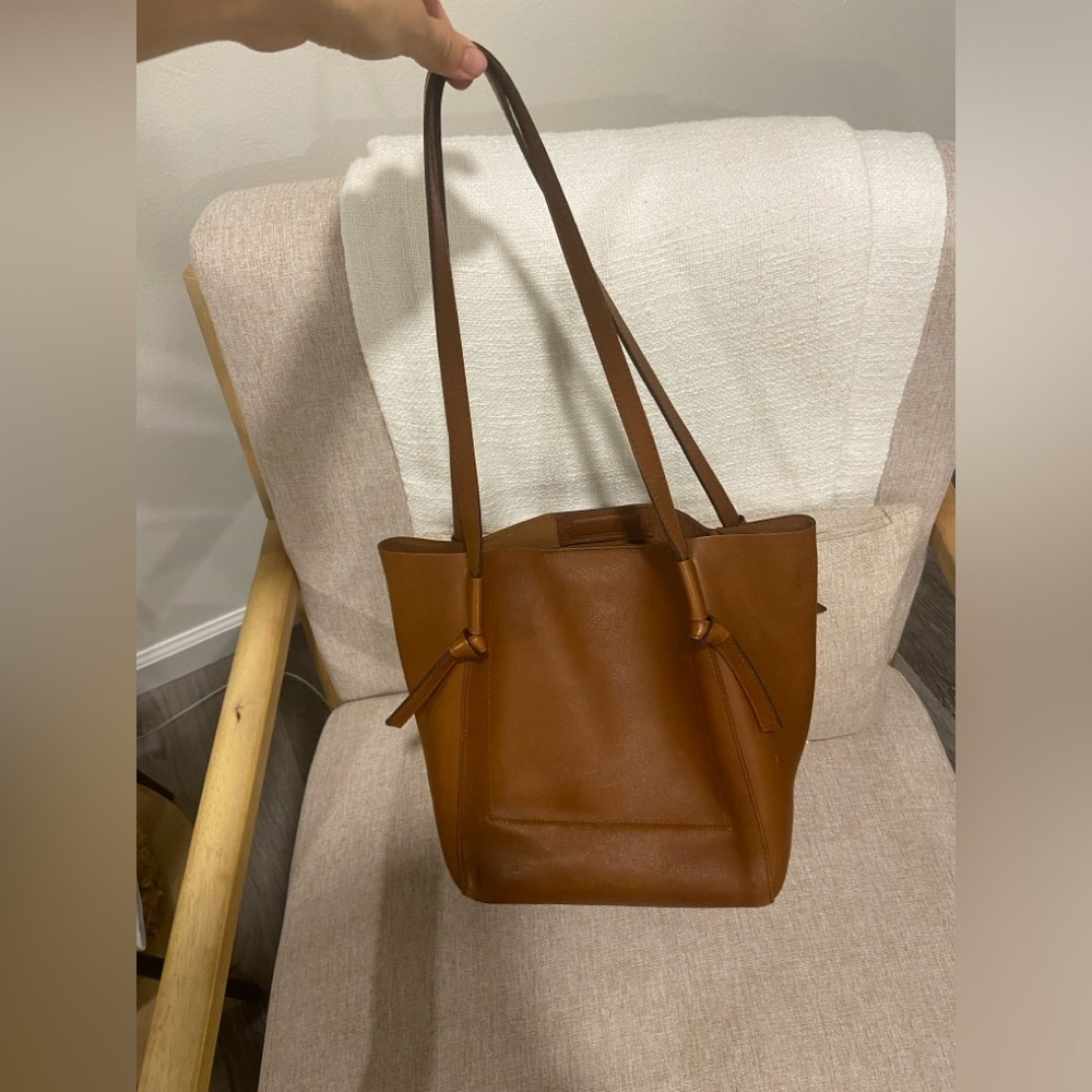 Madewell Knotted Leather Tote Bag - Picture 3 of 9